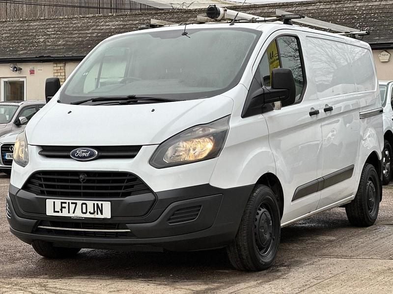 Used Ford Transit Custom 105 HP (77 kW) 2017 White Van
