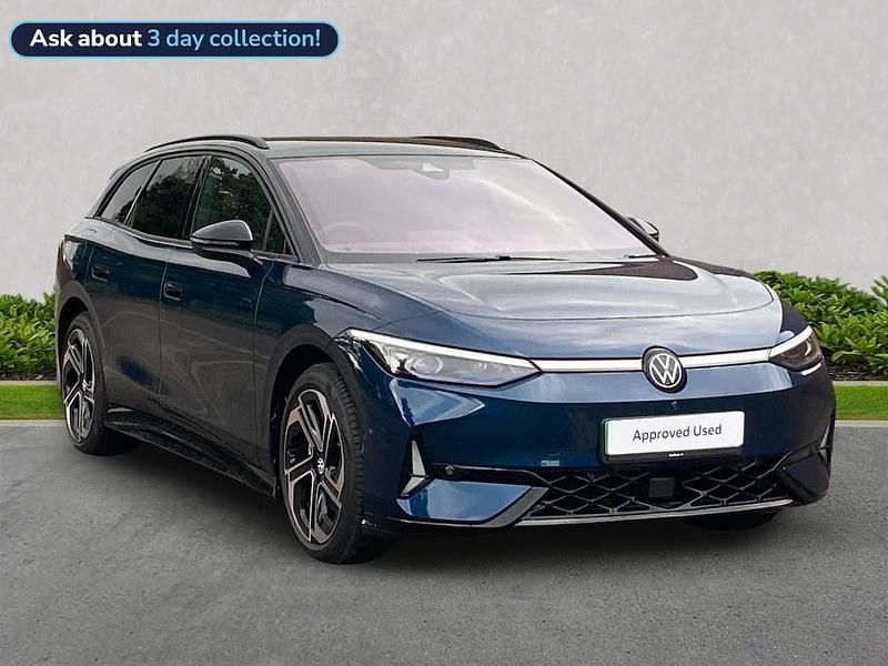 Blue New 2025 VW ID.7 GTX Sedan | £52,343 (Expensive) - Image 1/4