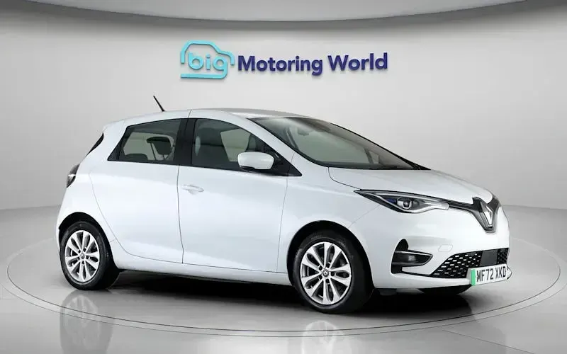 Used Renault Zoe Version S 100 kW (136 HP) 2022 White Hatchback