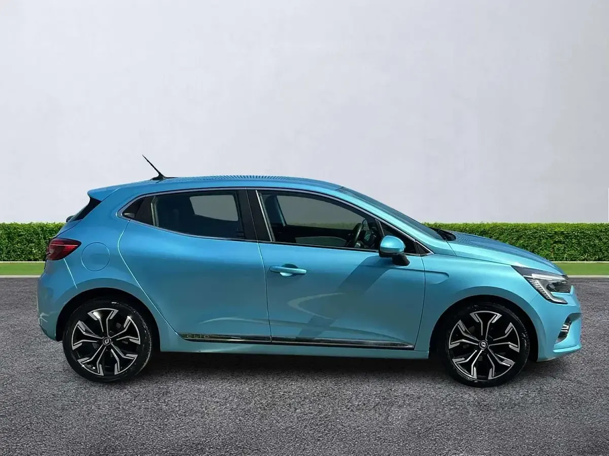 Used Renault Clio V Version S 90 HP (66 kW) 2021 Blue Hatchback
