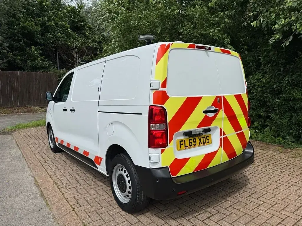 Used Vauxhall Vivaro Edition 2019 White MPV