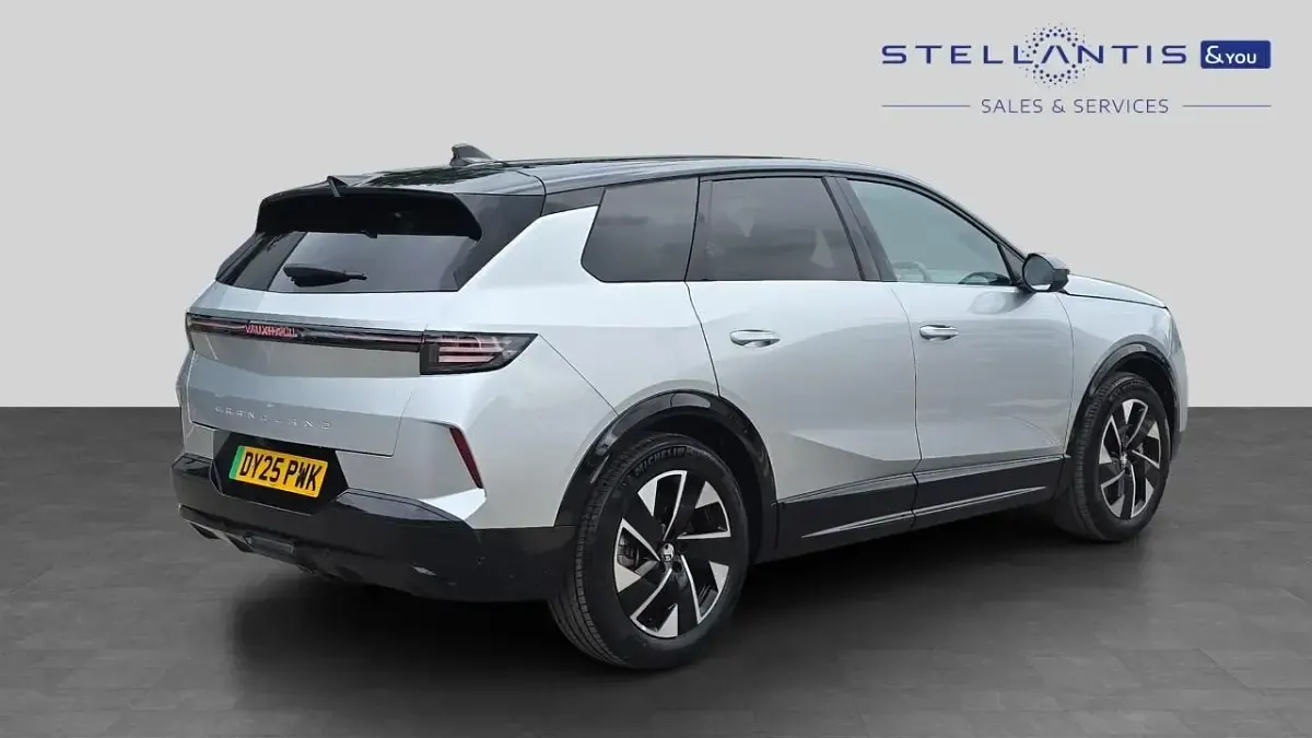 Used Vauxhall Grandland 154 kW (210 HP) 2025 Grey SUV
