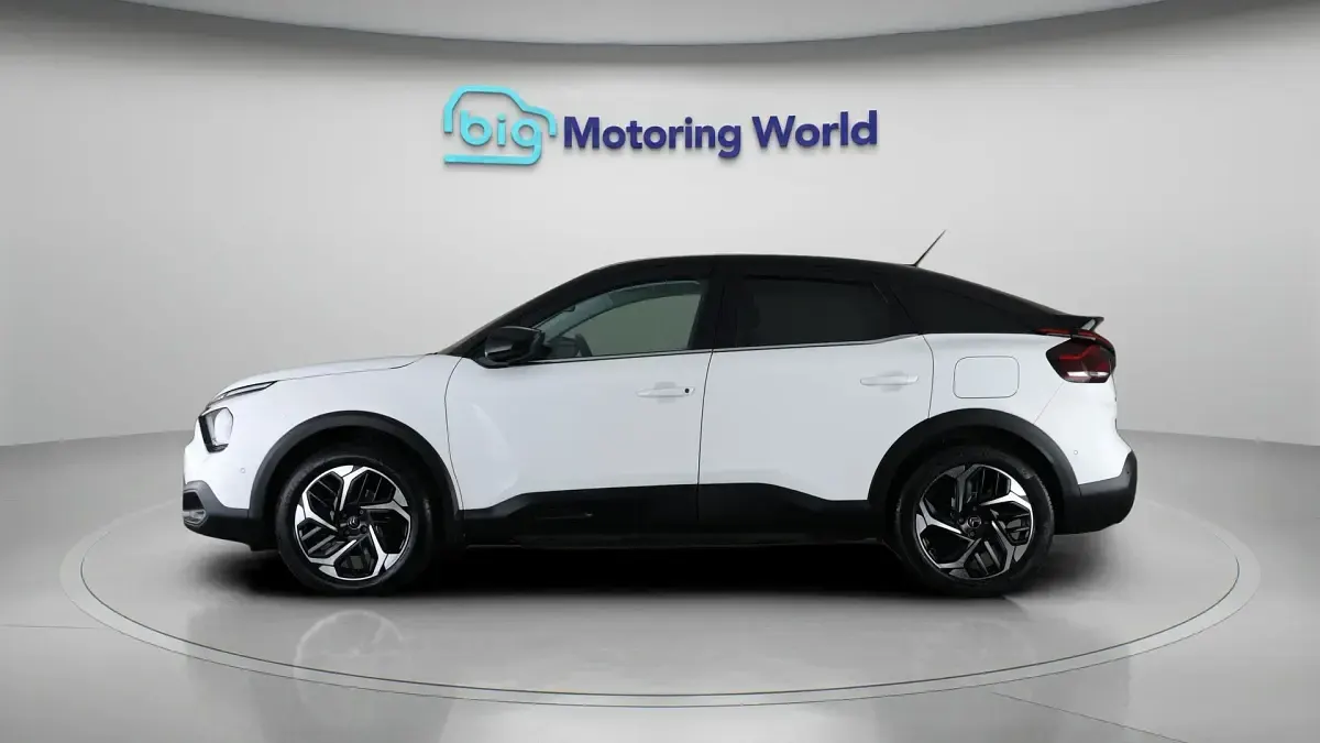 Used Citroën C4 PureTech 131 HP (96 kW) 2022 White Hatchback