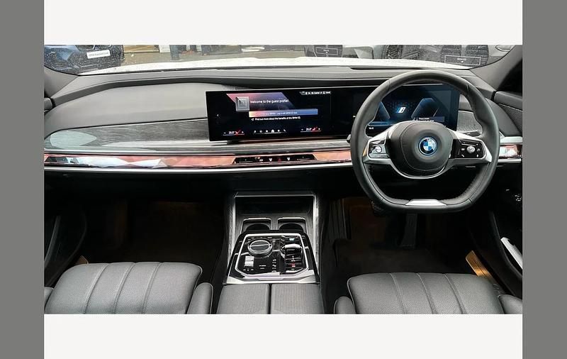 Used BMW i7 Comfort Edition 400 kW (544 HP) 2023 White Sedan