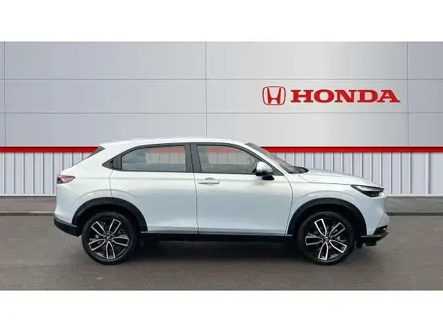 Used Honda HR-V Elegance 131 HP (96 kW) 2023 White SUV