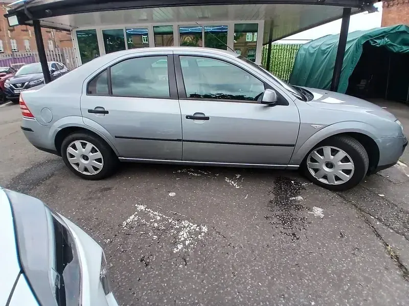 Used Ford Mondeo 145 HP (106 kW) 2007 Silver Hatchback
