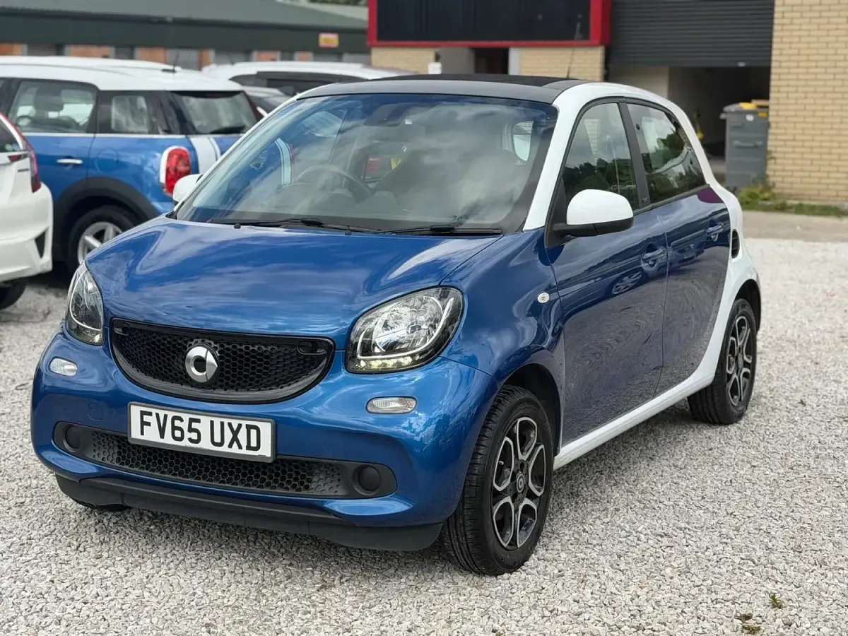 Used Smart ForFour Premium 71 HP (52 kW) 2015 Blue Hatchback