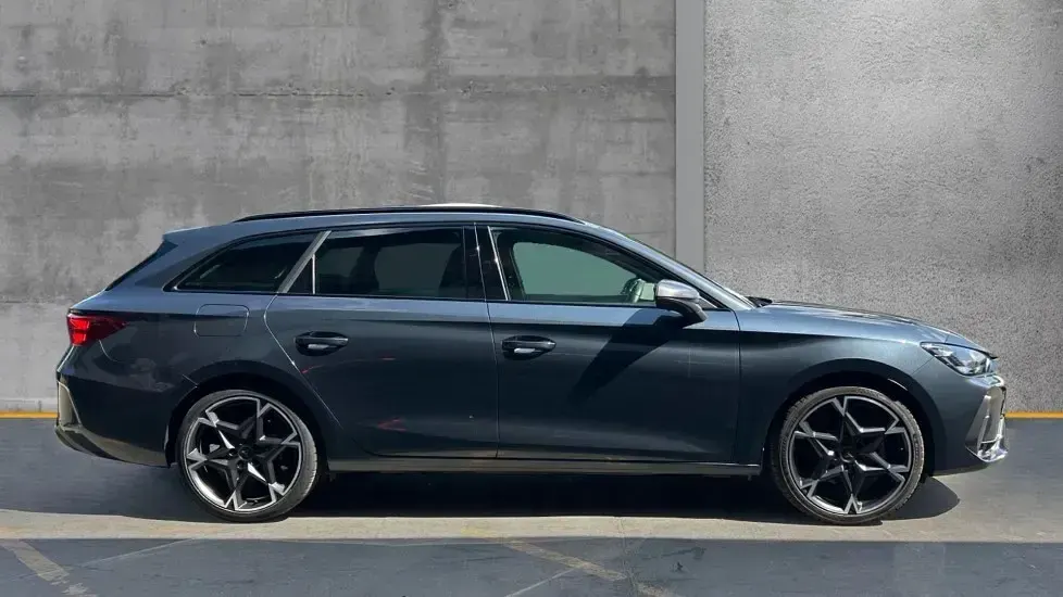 Used Cupra Leon 150 HP (110 kW) 2025 Grey
