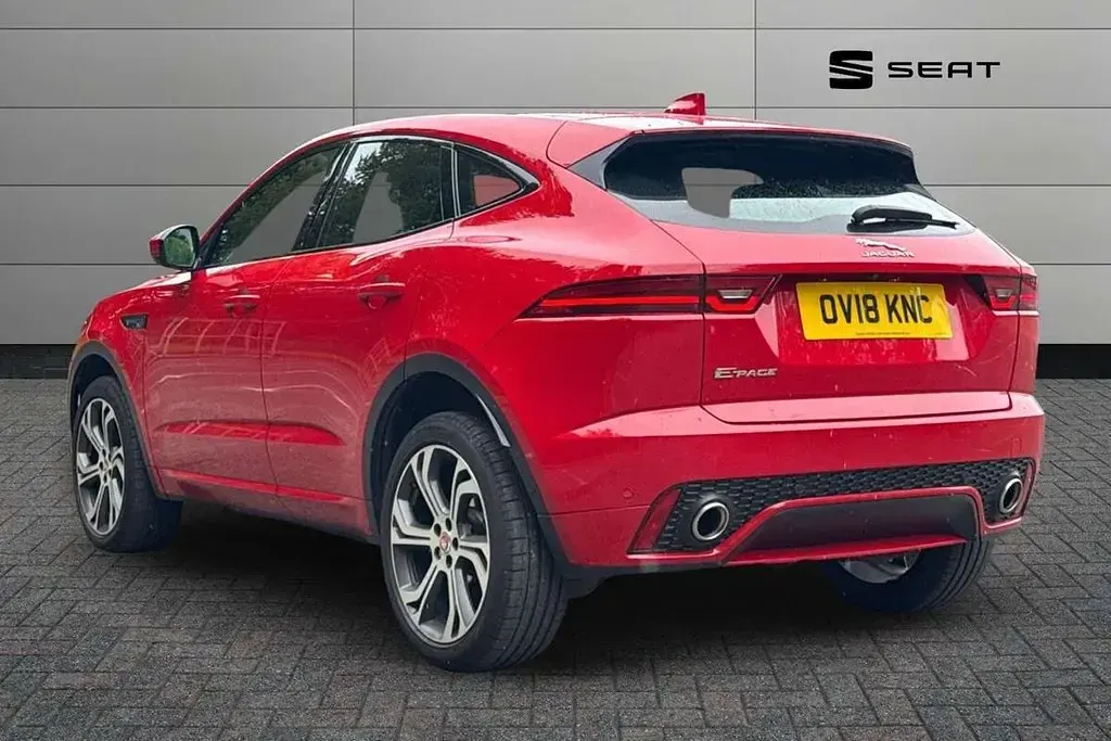 Usado Jaguar E-Pace First Edition 177 HP (130 kW) 2018 Vermelho SUV