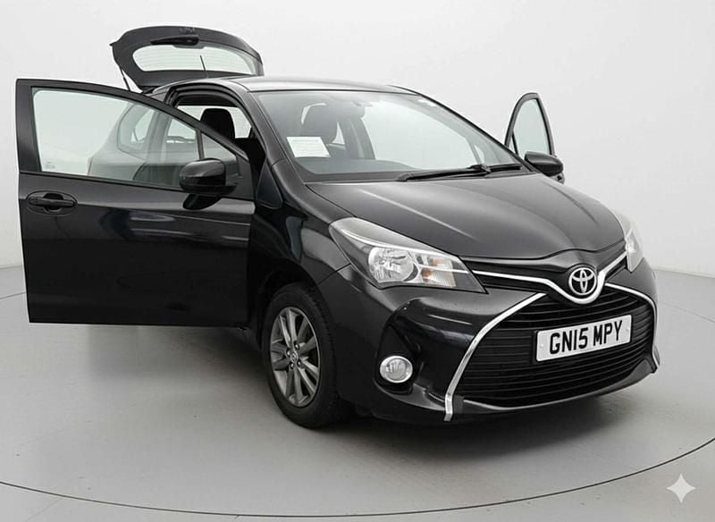 Used Toyota Yaris 2015 Black Hatchback