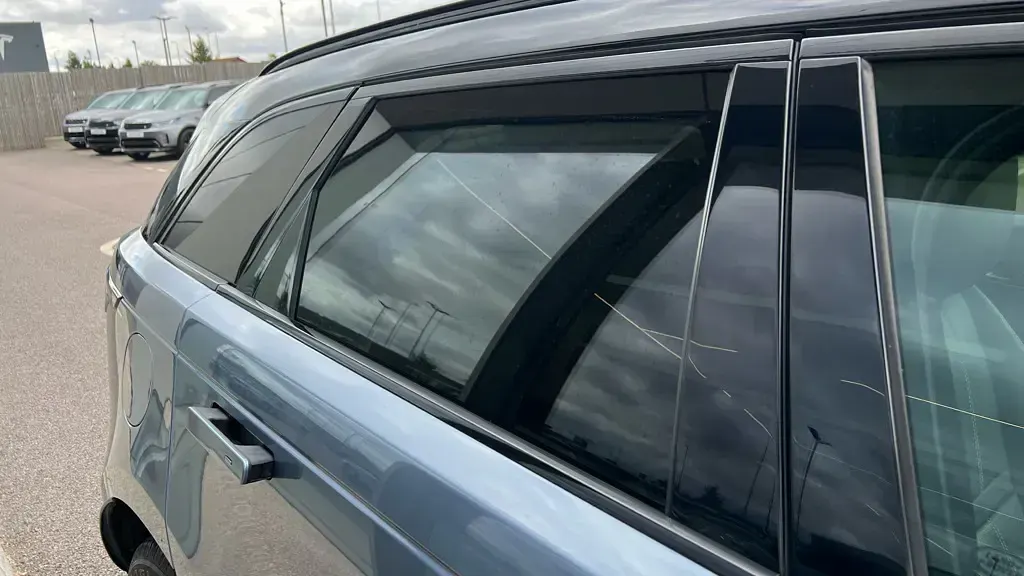 Used Land Rover Range Rover Velar 204 HP (150 kW) 2022 Metallic  byron blue SUV