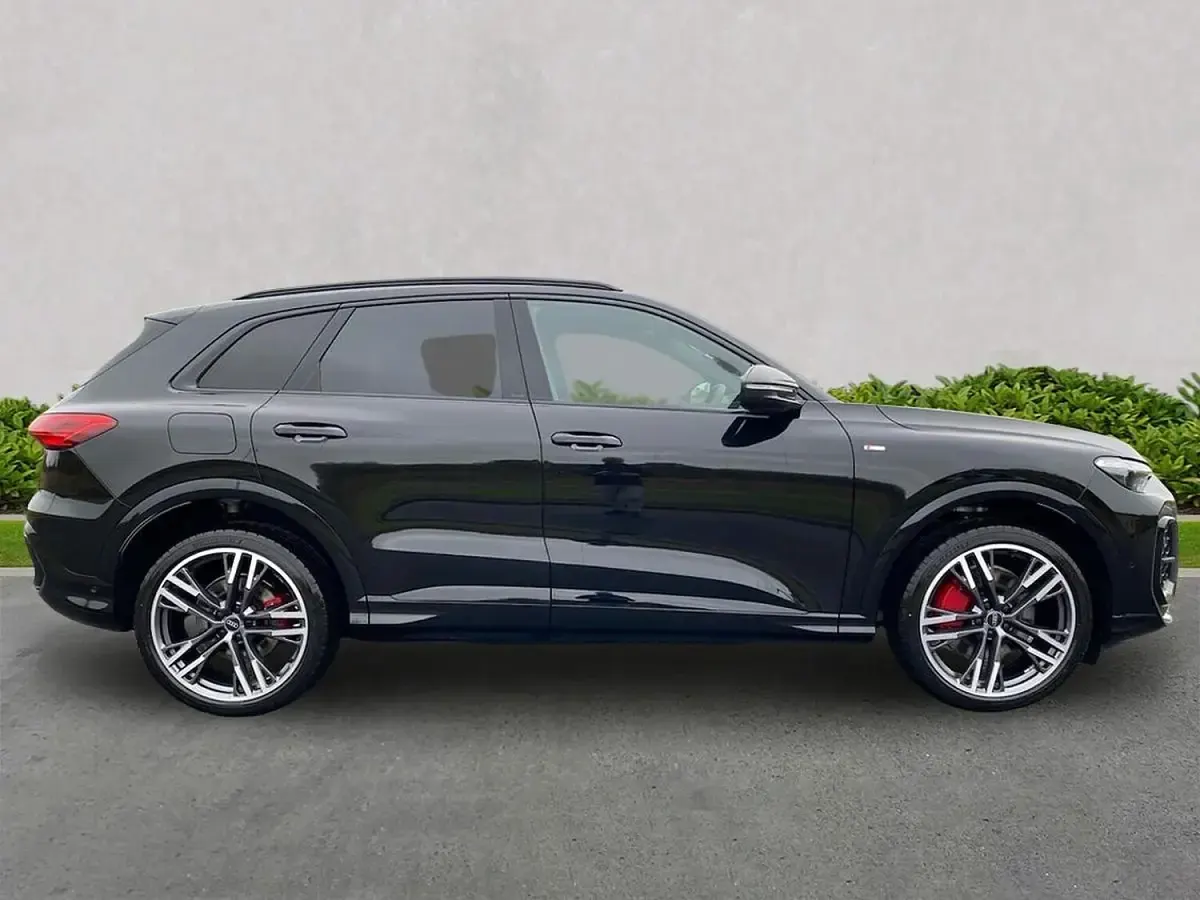 Used Audi Q5 Advanced 204 HP (150 kW) 2025 Black SUV