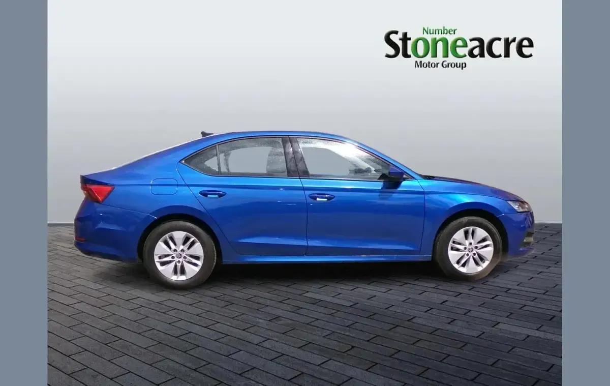 Used Skoda Octavia SE Technology 110 HP (80 kW) 2024 Blue Hatchback