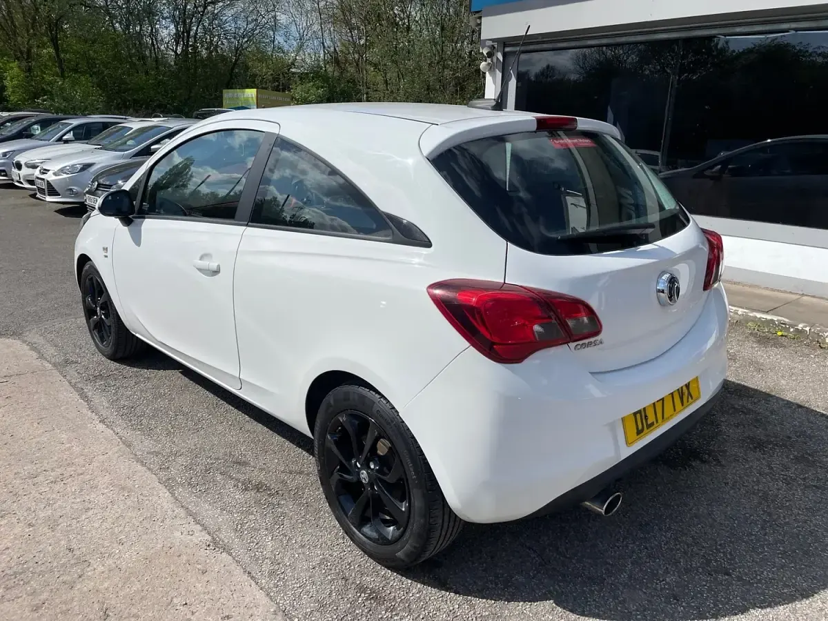 Used Vauxhall Corsa SRi 2017 White Hatchback