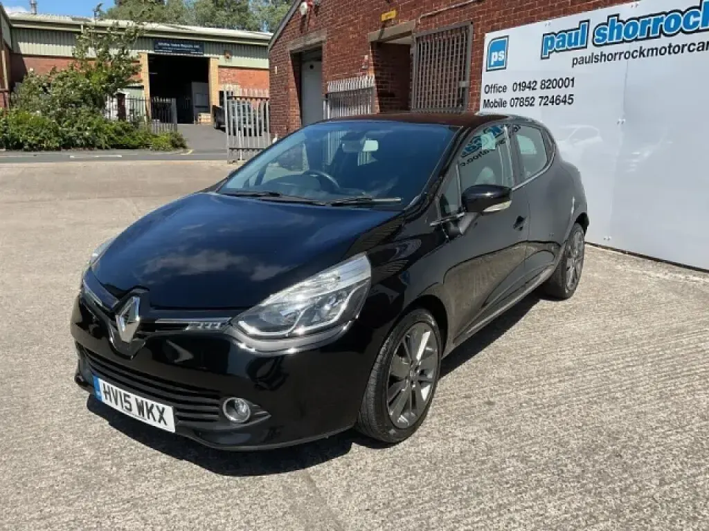 Used Renault Clio Dynamique 90 HP (66 kW) 2015 Black Hatchback
