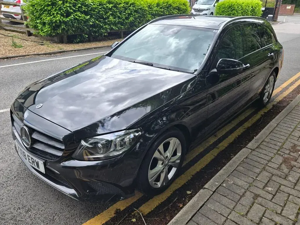 Used Mercedes C220 194 HP (142 kW) 2018 Black Estate