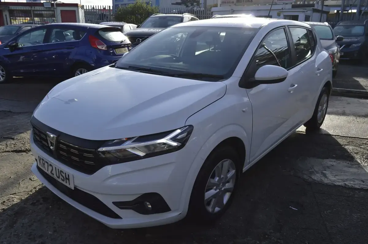 Used Dacia Sandero Comfort 91 HP (66 kW) 2022 White Hatchback