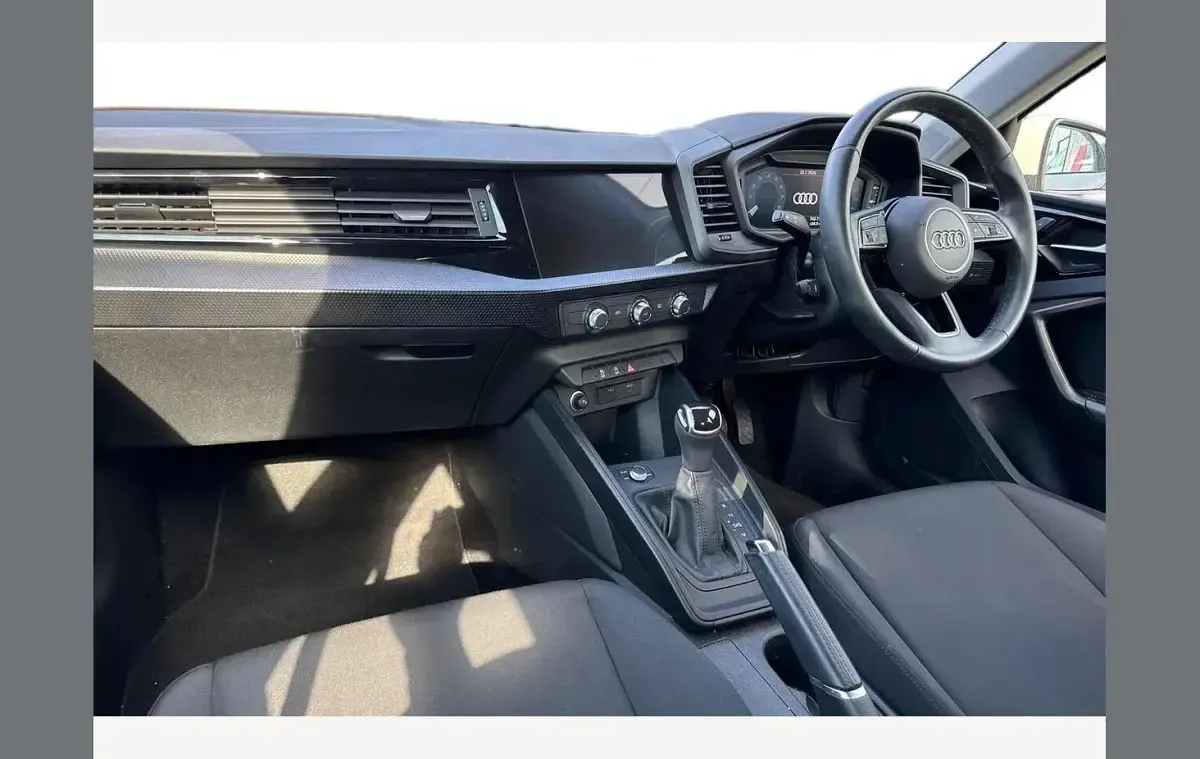 Used Audi A1 Design 110 HP (80 kW) 2023 White SUV