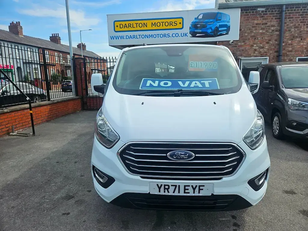 Used Ford Tourneo Custom Titanium 130 HP (95 kW) 2021 White Van