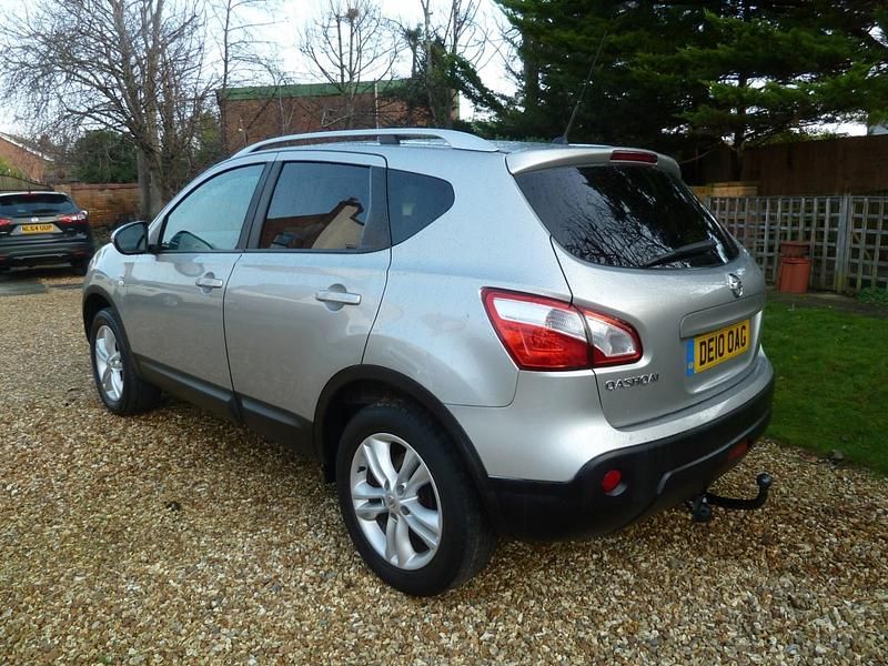 Used Nissan Qashqai N-TEC 2010 Silver SUV