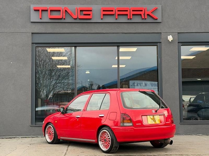 Used Toyota Starlet 1998 Red Hatchback