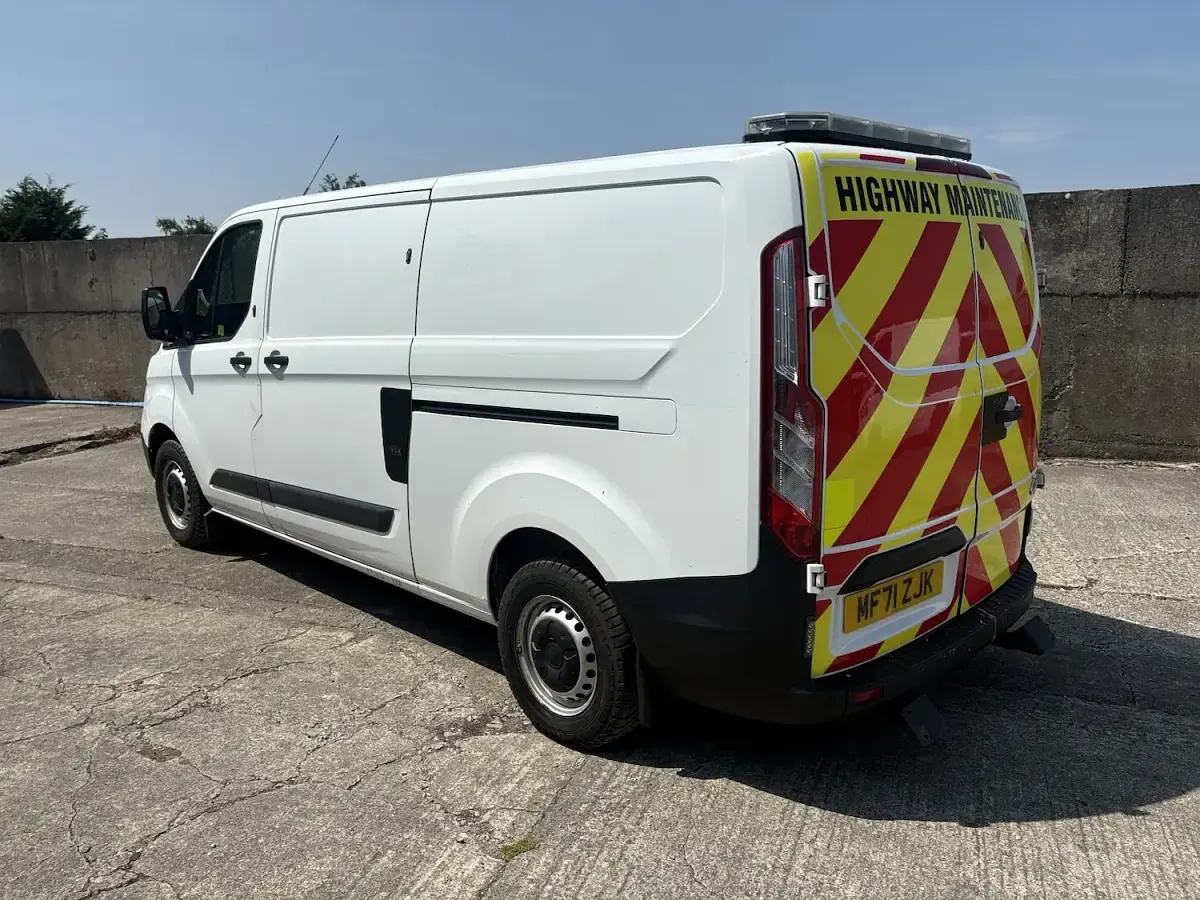 Used Ford Transit Custom 130 HP (95 kW) 2021 White Van