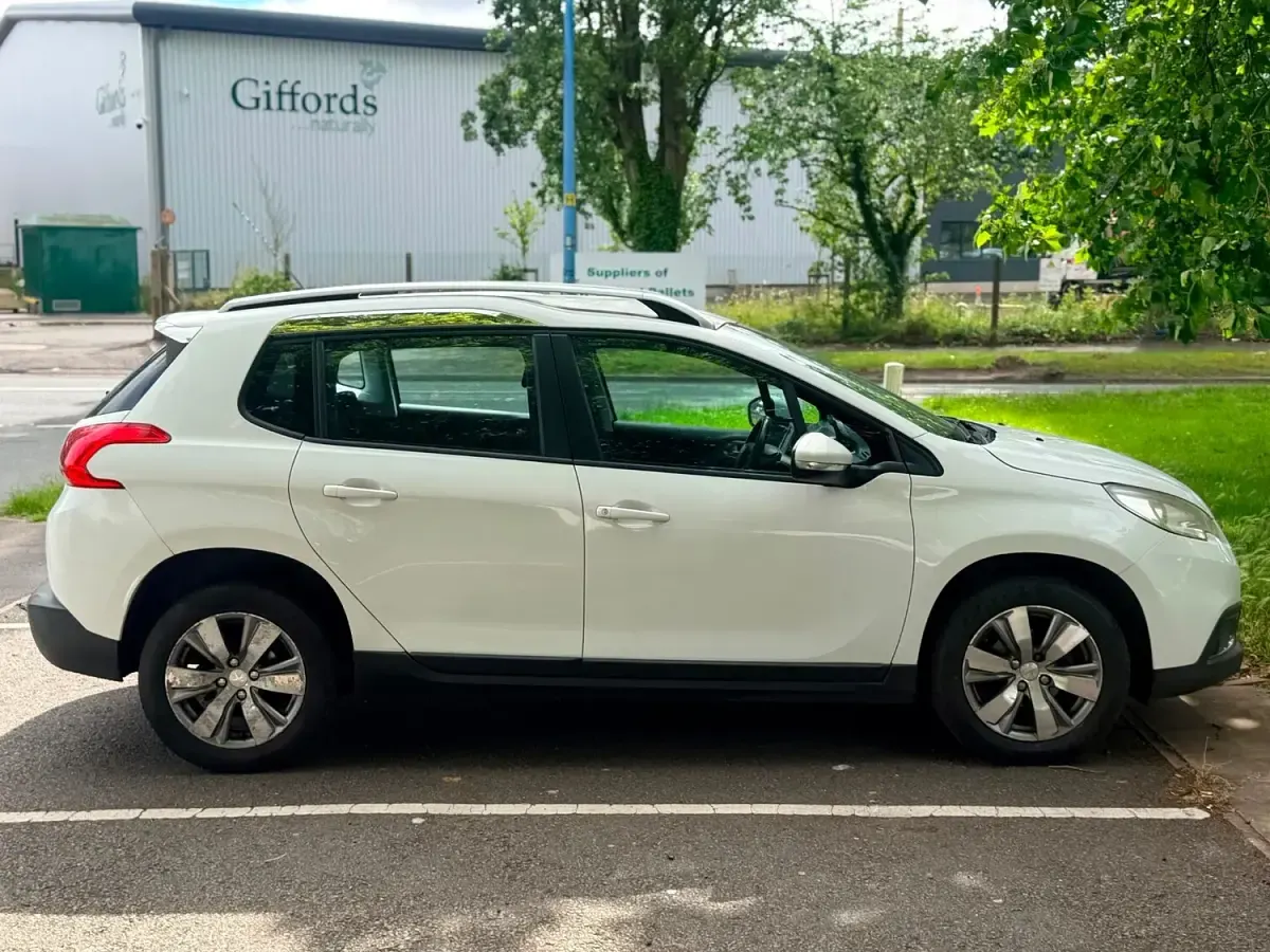 Used Peugeot 2008 Active 68 HP (50 kW) 2014 White SUV