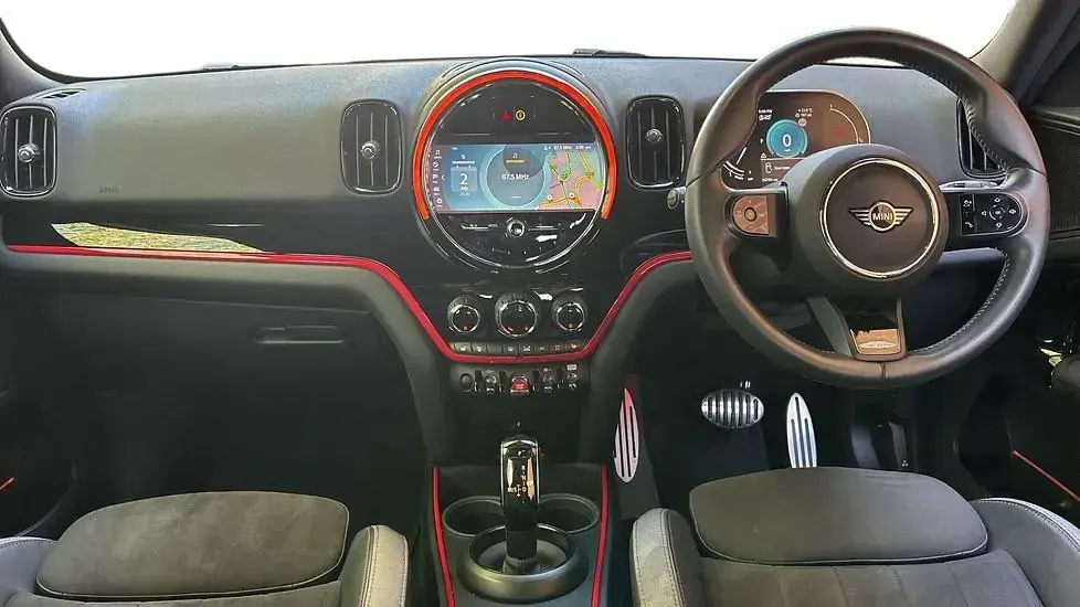Used Mini Cooper Countryman Sport 134 HP (98 kW) 2023 Silver SUV