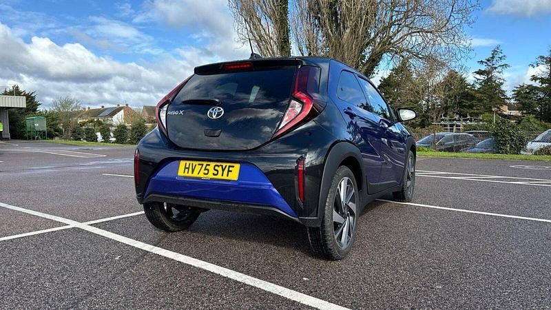 New Toyota Aygo X 72 HP (52 kW) 2025 Juniper blue bitone SUV