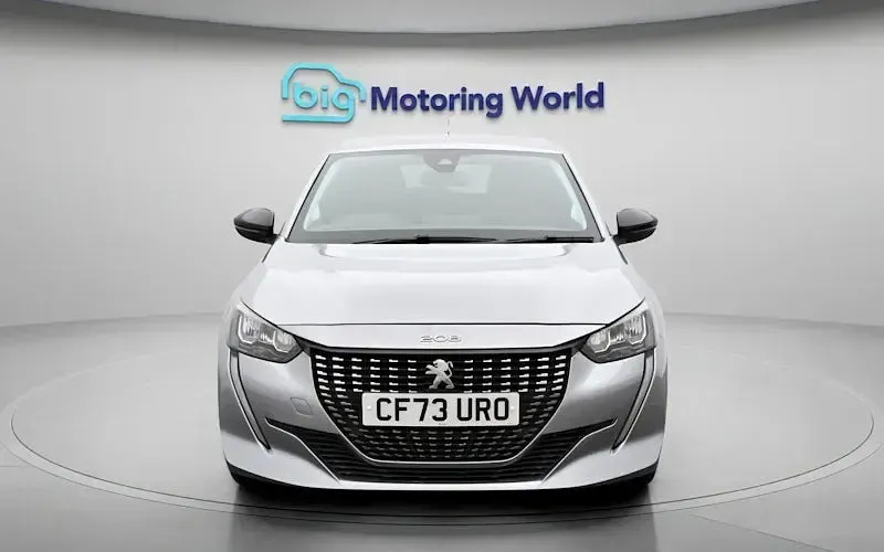 Second-hand Peugeot 208 Allure+ 131 CP (96 kW) 2023 Gri Hatchback
