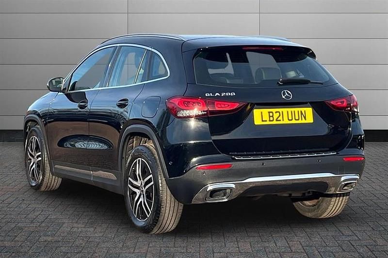 Used Mercedes GLA200 Executive 163 HP (119 kW) 2021 Cosmos black SUV