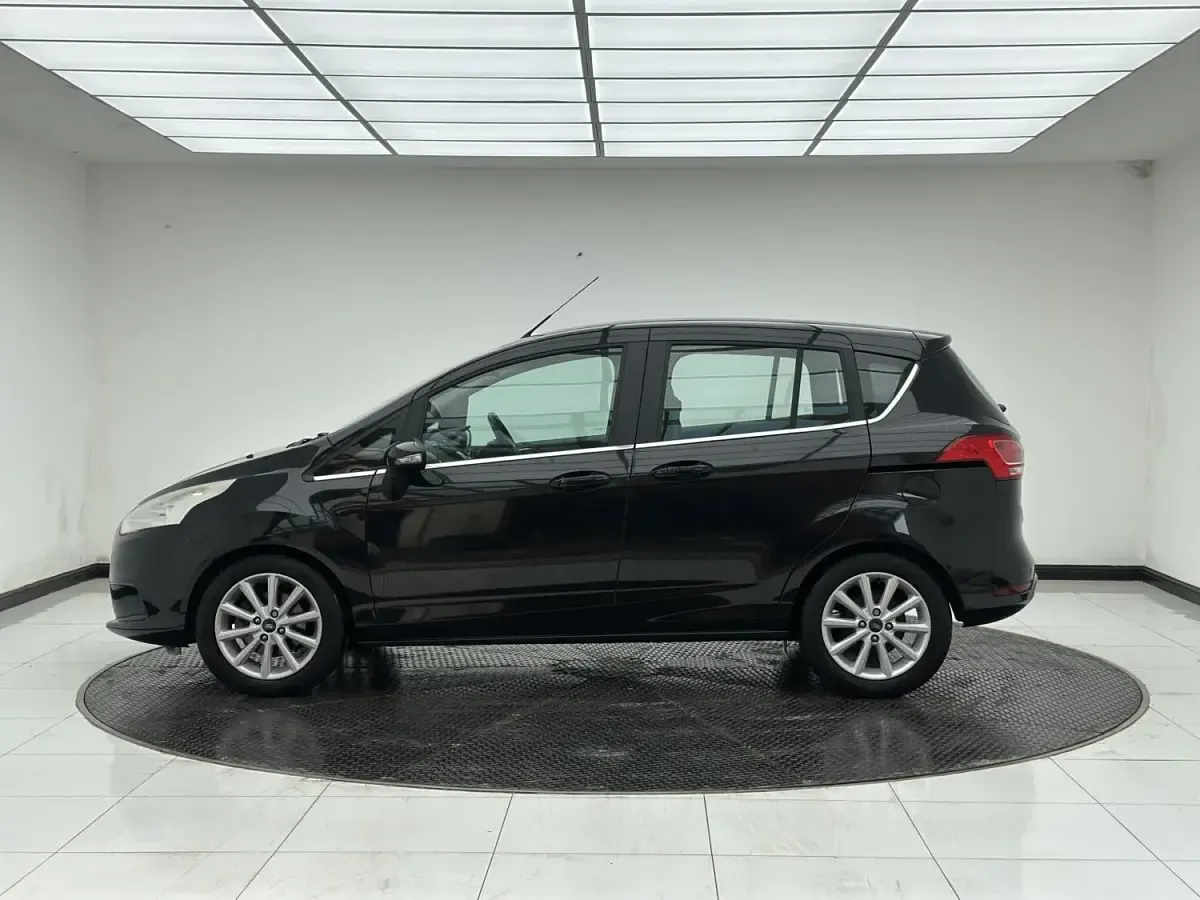 Używany Ford B-MAX Titanium 105 KM (77 kW) 2015 Czarny Minivan
