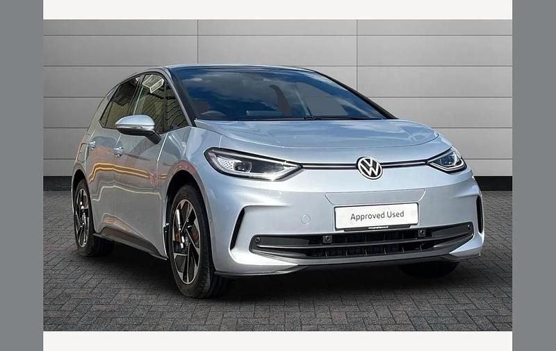 Silver Used 2025 VW ID.3 Pro Hatchback | £27,495 (Expensive) - Image 1/4