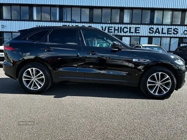 Used Jaguar F-Pace R-Sport 180 HP (132 kW) 2018 Black SUV