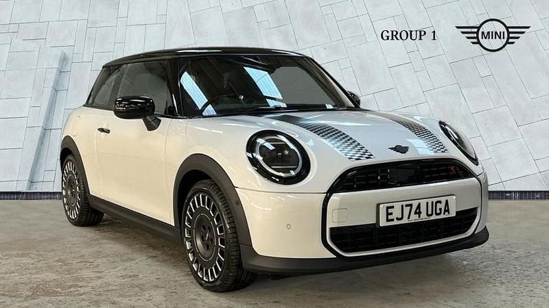 White Used 2025 Mini Cooper S Hatch Hatchback | £25,695 (Fair price) - Image 1/4