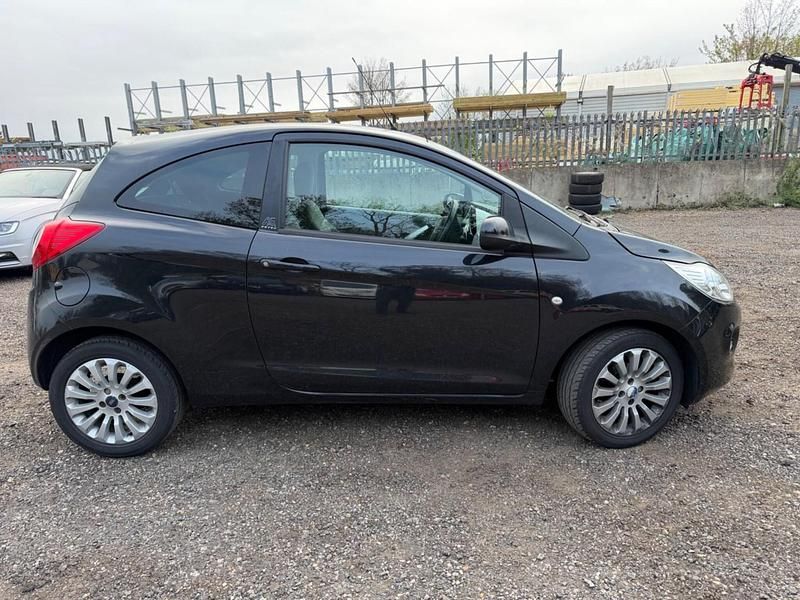 Used Ford Ka Zetec 69 HP (50 kW) 2015 Black Hatchback