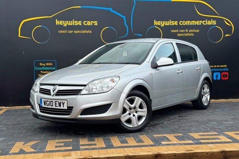 Silver Used 2010 Vauxhall Astra Active Hatchback | £3,990 - Image 1/1