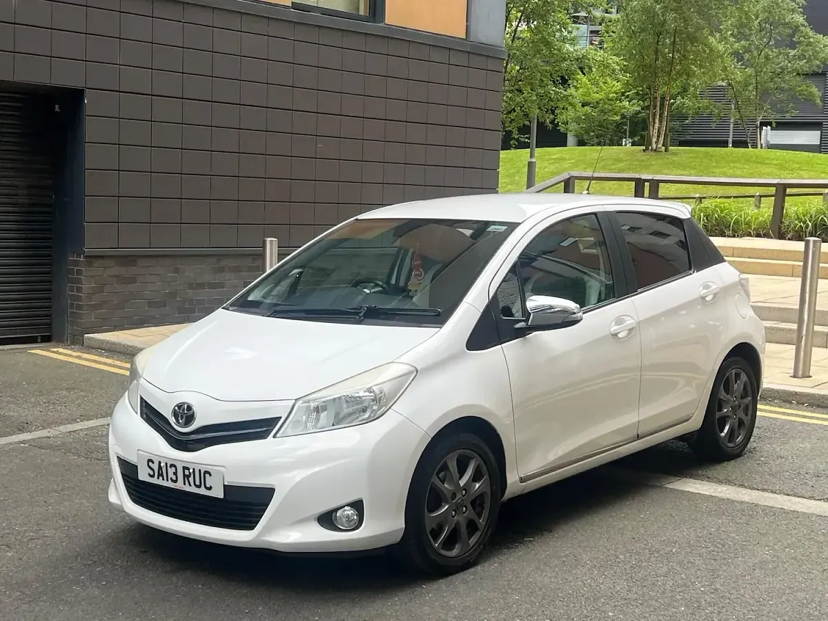 Used Toyota Yaris Trend 2013 White Hatchback