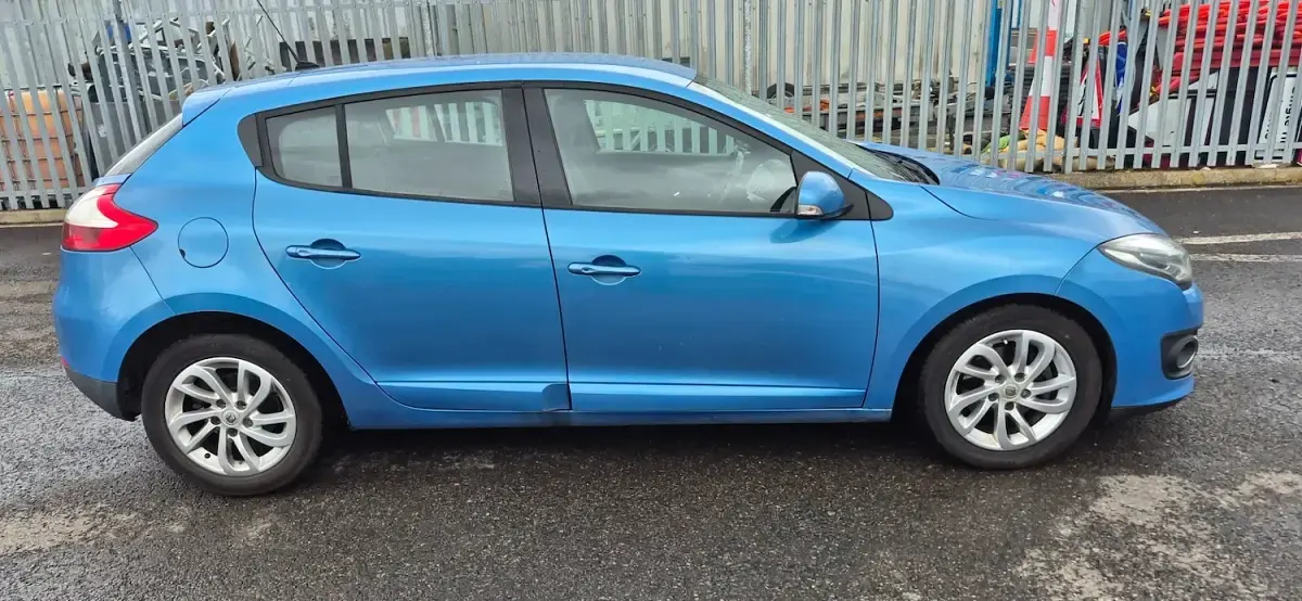 Used Renault Mégane III Dynamique 110 HP (80 kW) 2015 Blue Hatchback