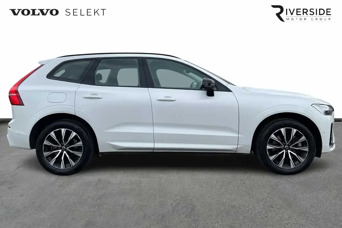 Used Volvo XC60 Plus 197 HP (144 kW) 2023 Crystal white SUV