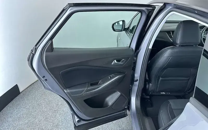 Used Vauxhall Grandland X Elite 131 HP (96 kW) 2019 Grey SUV