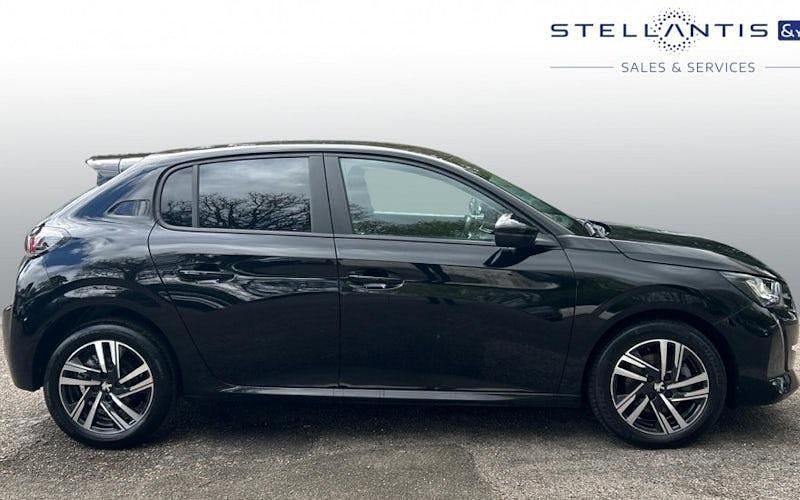 Usado Peugeot 208 Active+ 102 HP (75 kW) 2023 Preto Citadino