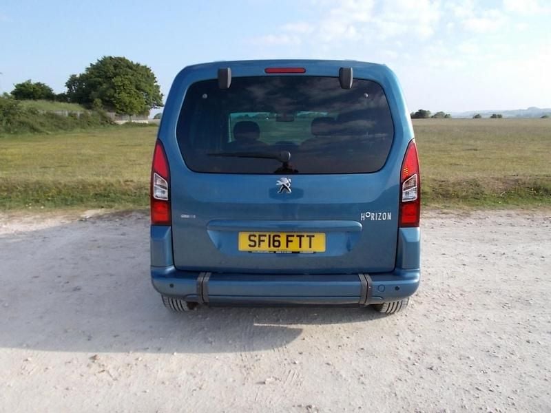 Used Peugeot TePee 2016 Blue MPV