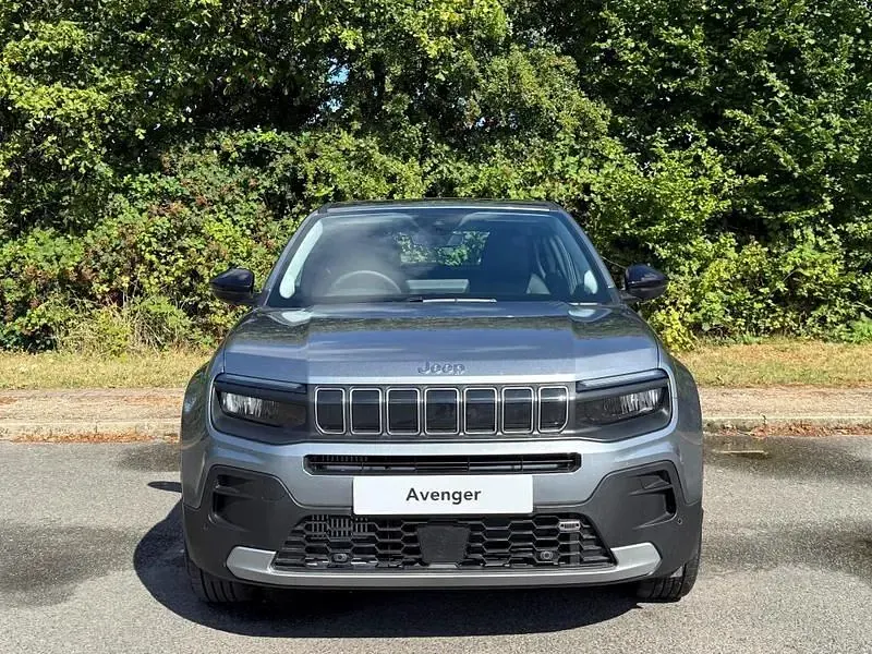Usado Jeep Avenger Altitude 2025 Cinzento SUV