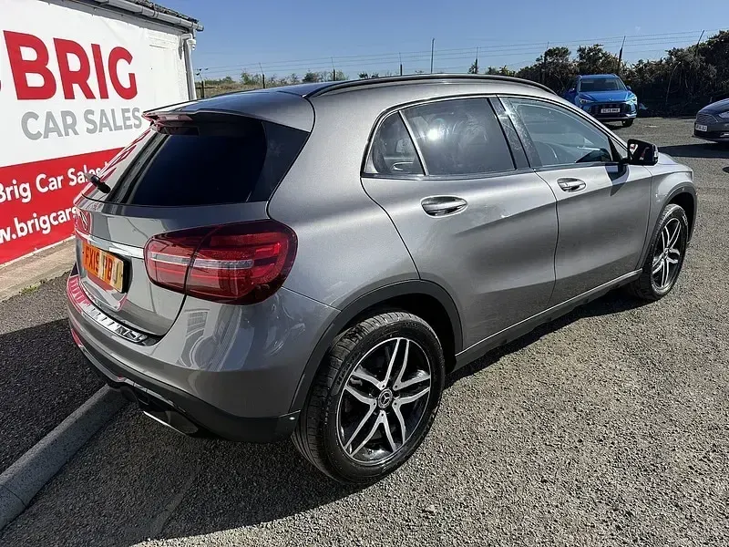Used Mercedes GLA180 Urban 122 HP (89 kW) 2019 Grey SUV