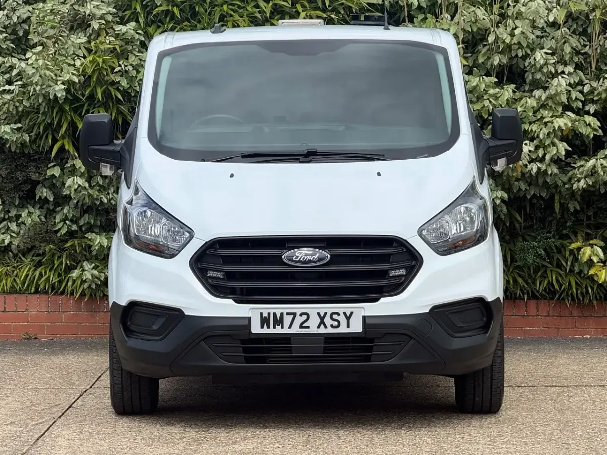 Used Ford Transit Custom 130 HP (95 kW) 2023 White Van