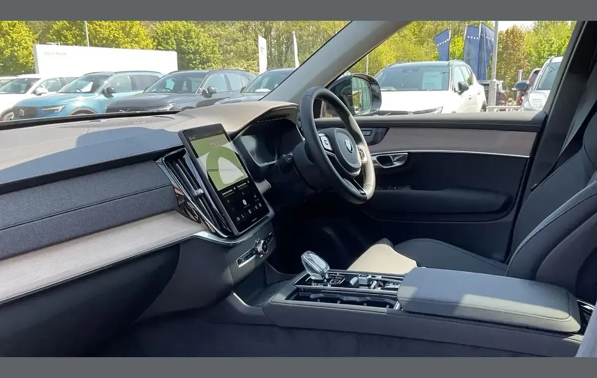 Used Volvo XC90 Plus 247 HP (181 kW) 2026 Blue SUV