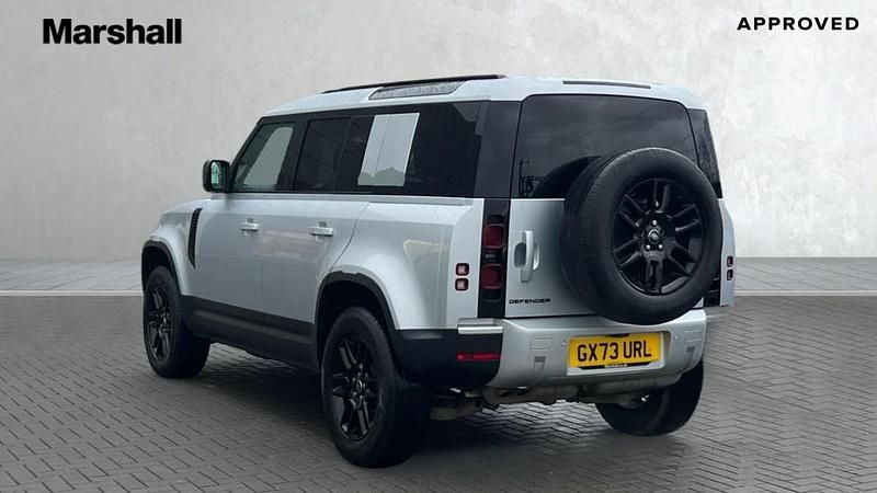 Used Land Rover Defender SE 249 HP (183 kW) 2023 Metallic  hakuba silver SUV