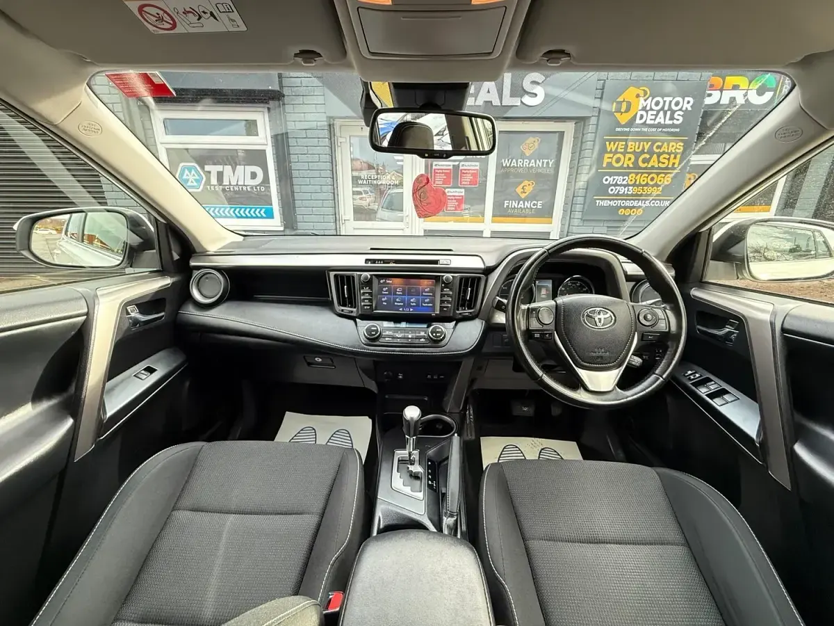 Usado Toyota RAV4 Business Edition 197 CV (144 kW) 2017 Blanco Familiar