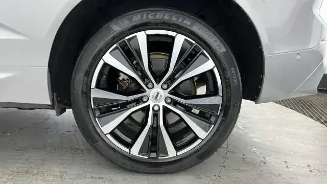 Used Volvo XC60 Plus 247 HP (181 kW) 2023 SUV